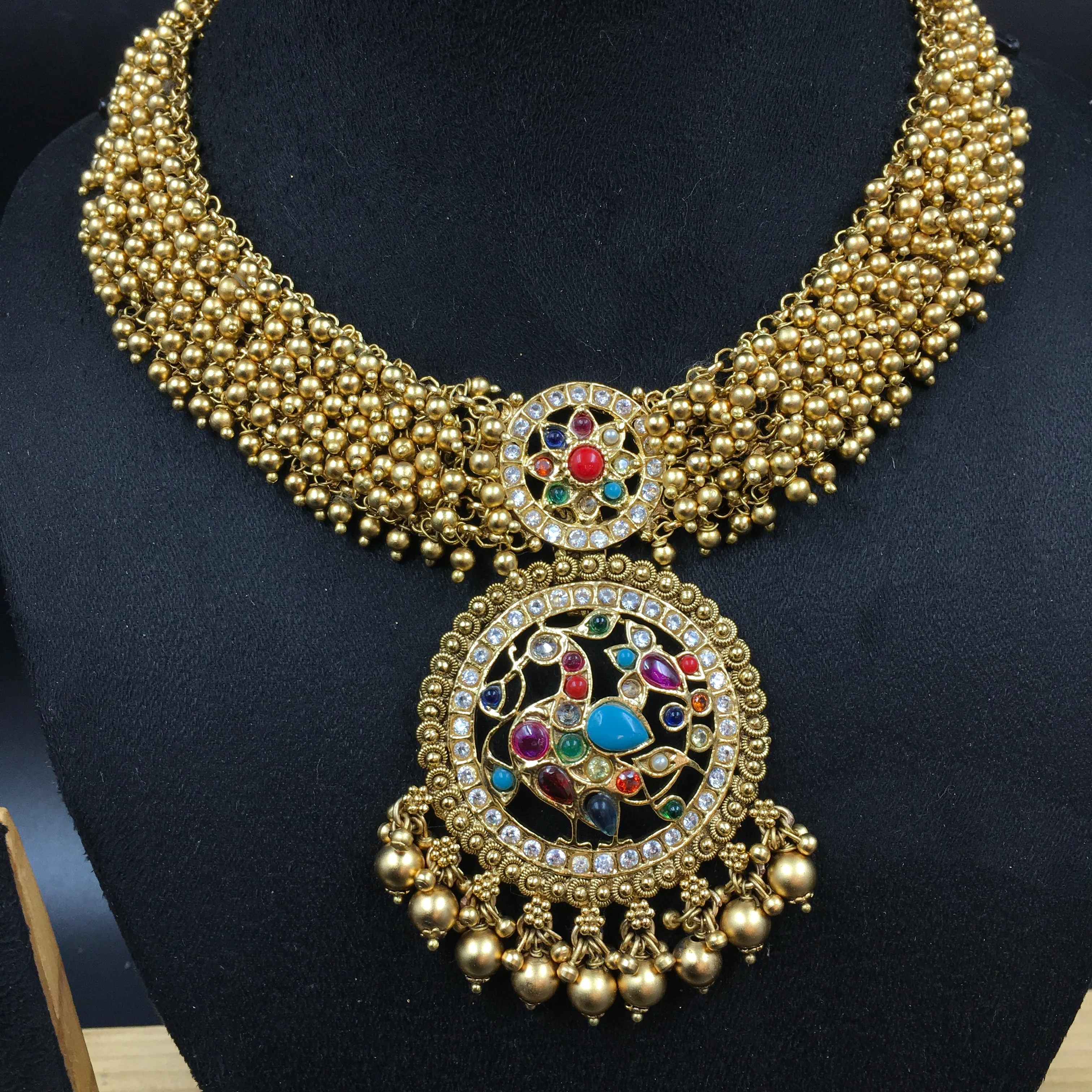 Round Neck Antique Necklace Set 3617-28