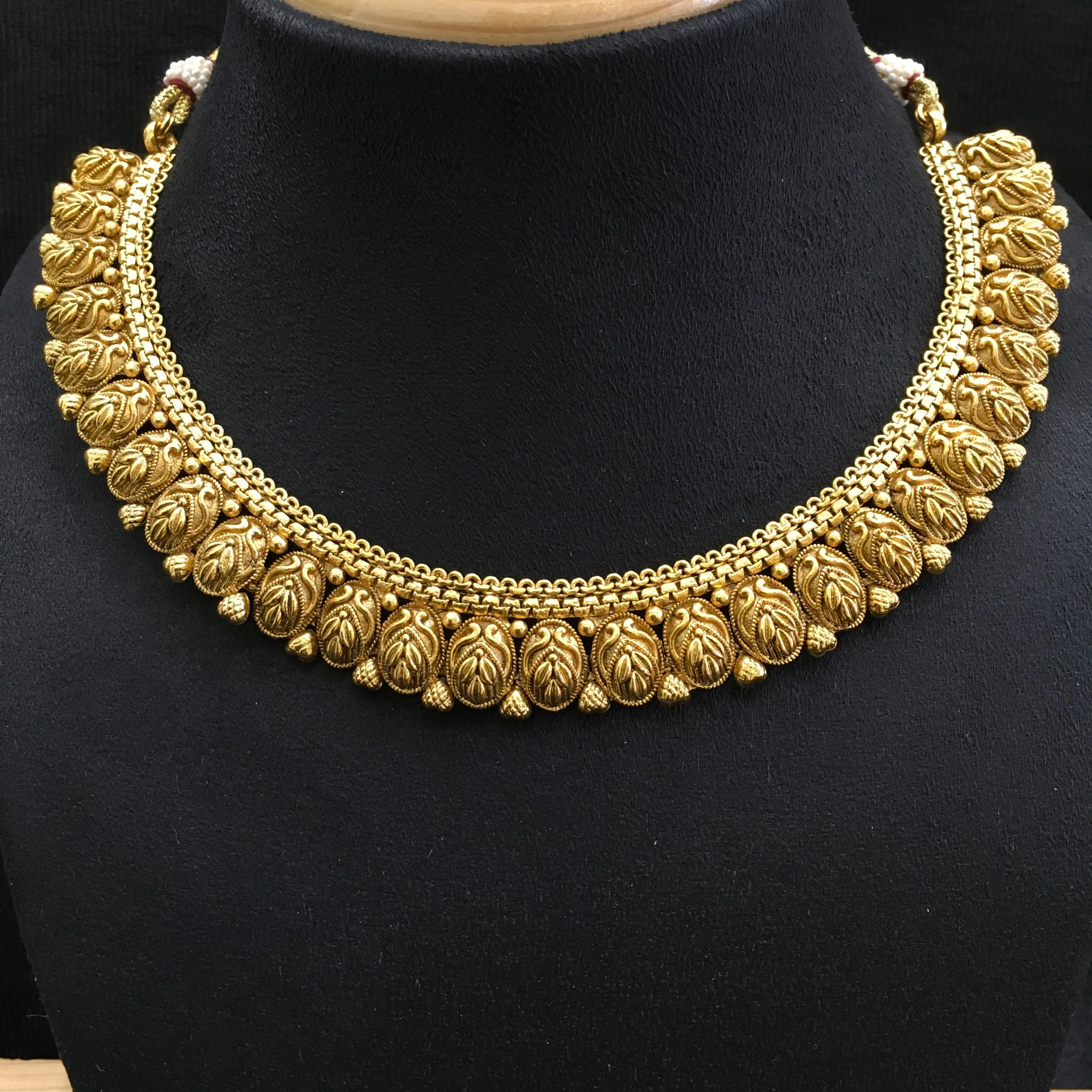Round Neck Gold Look Necklace Set 4657-33