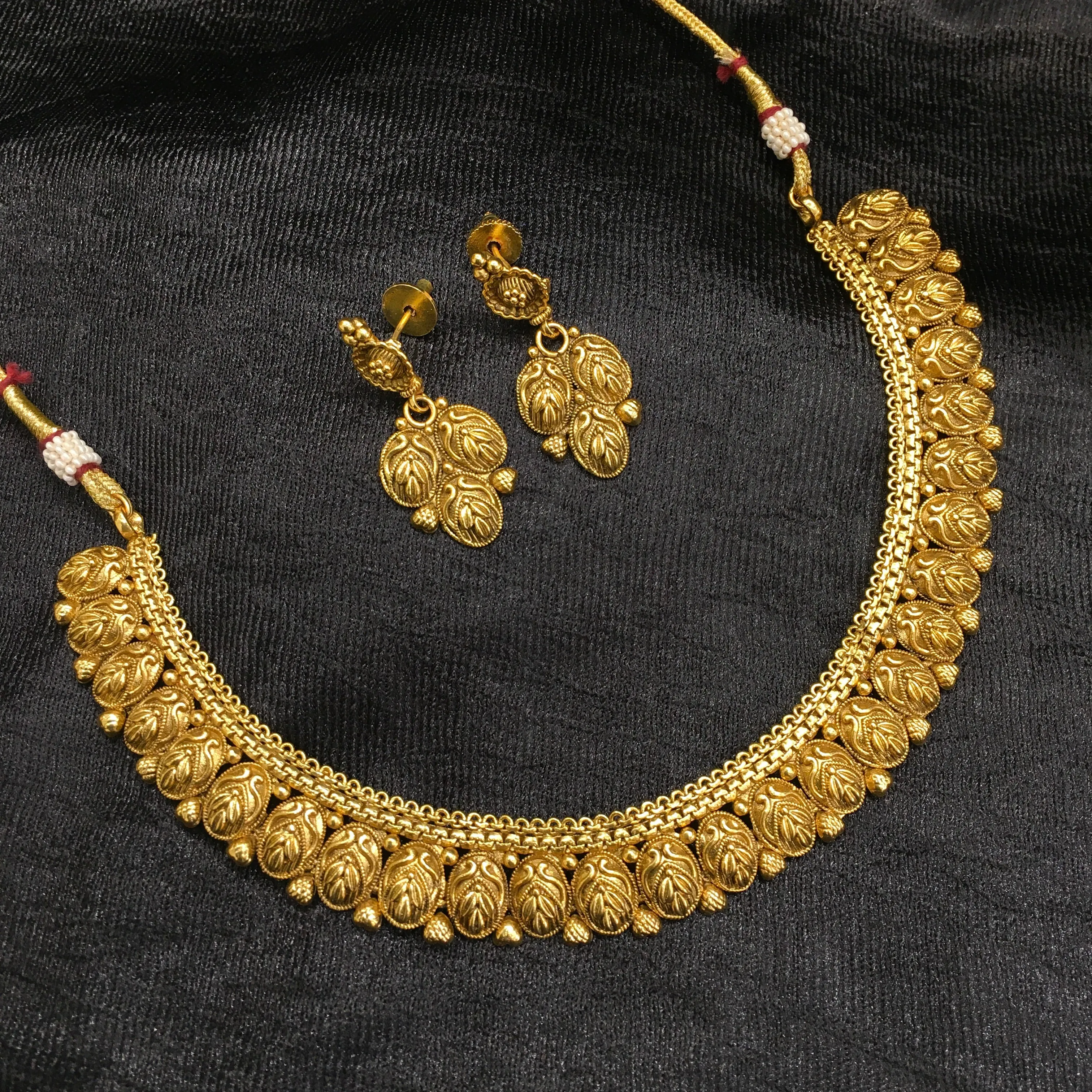 Round Neck Gold Look Necklace Set 4657-33