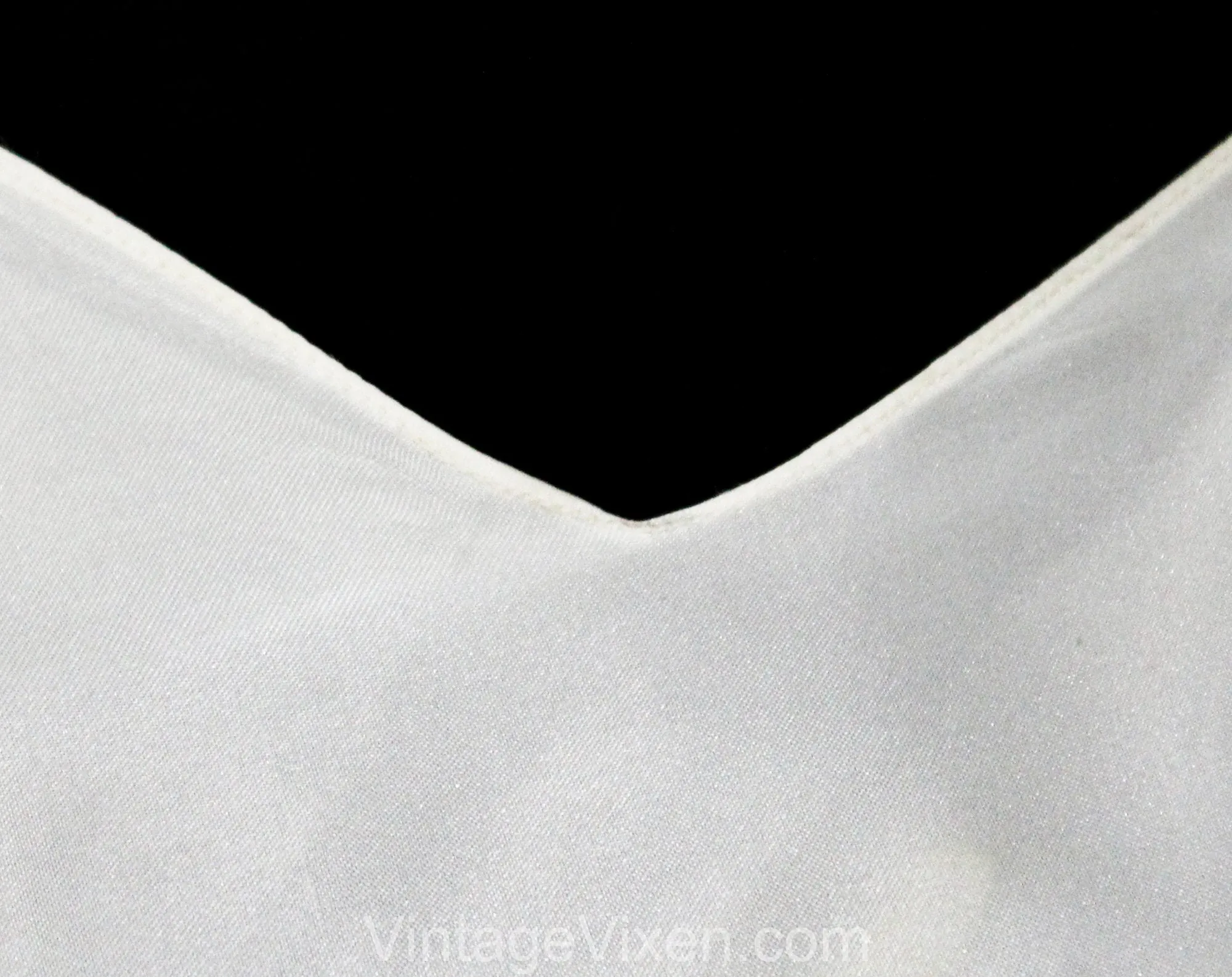 Size 4 White 1930s Full Slip - Seductive Bias Cut Satin - Authentic 30s Small Pin Up Girl Lingerie - Sexy 30's Long Negligee - Bust 32 33